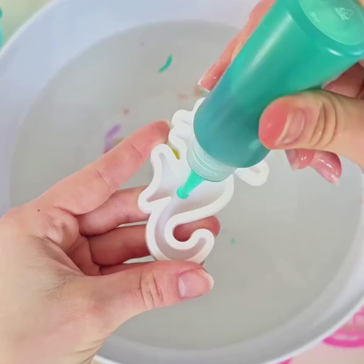Démonstration : fabrication d'un squishy Magic Water